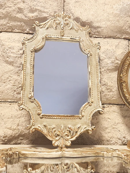 Wall mirror