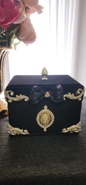 Royal Velvet - Mysterious Black